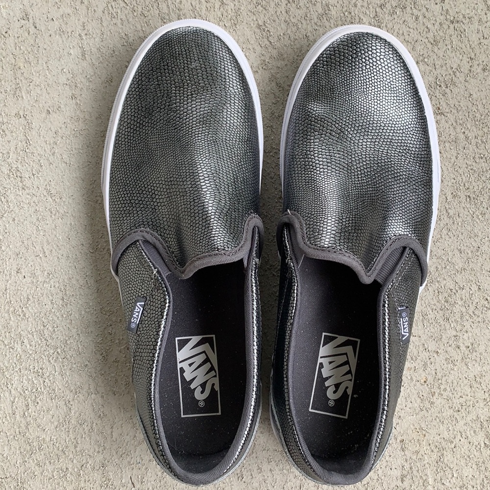 Brand New Woman’s Vans! Size 9